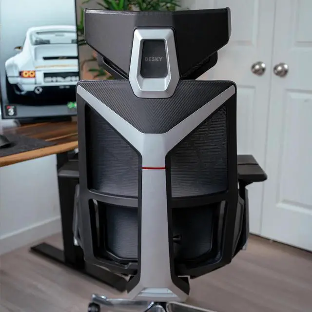 Alt view image 4 of 7 - Desky Vanguard Gaming Chair