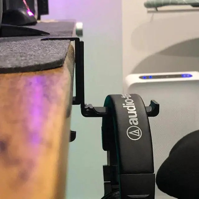 Alt view image 7 of 7 - Desky Foldable Headphone Hook - Silver