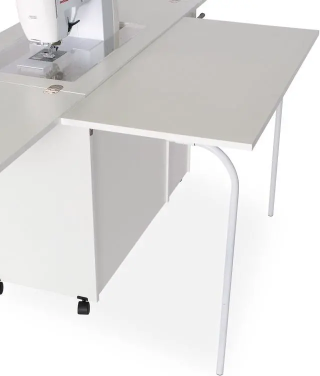 Main image of Arrow Sewing Harriet Quilt Leaf Ash White