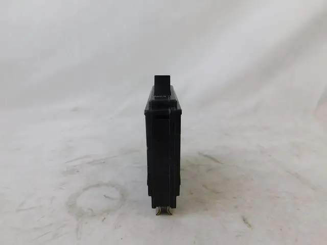 Alt view image 4 of 7 - Square D QO115 Miniature Circuit Breakers (MCBs)