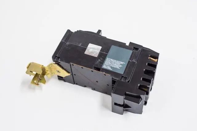Alt view image 3 of 4 - SCHNEIDER ELECTRIC 480-VOLT 40-AMP FA24040AC Molded CASE Circuit Breaker 480V 40A