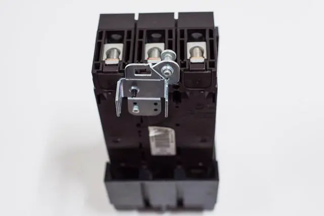 Alt view image 4 of 4 - SCHNEIDER ELECTRIC 600-VOLT 150-AMP HGA36150 Molded CASE Circuit Breaker 600V 150A, Black
