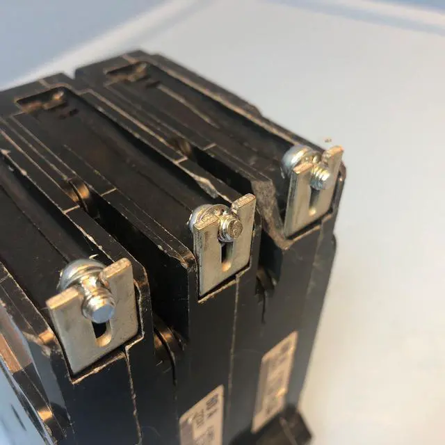 Alt view image 4 of 6 - EJB34060 Circuit Breaker 65K Rated, Square D