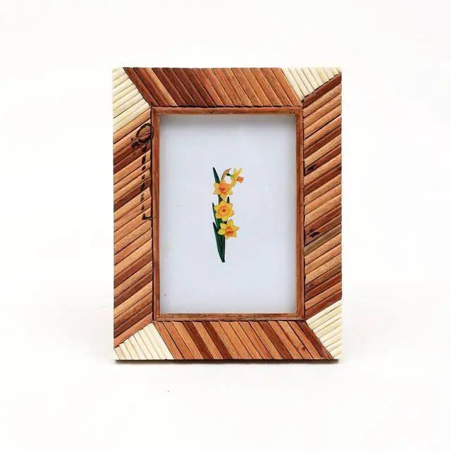Alt view image 3 of 5 - Expobazaar Decorative Salai Pattern Wooden Photo Frame/Tabletop Picture Frame