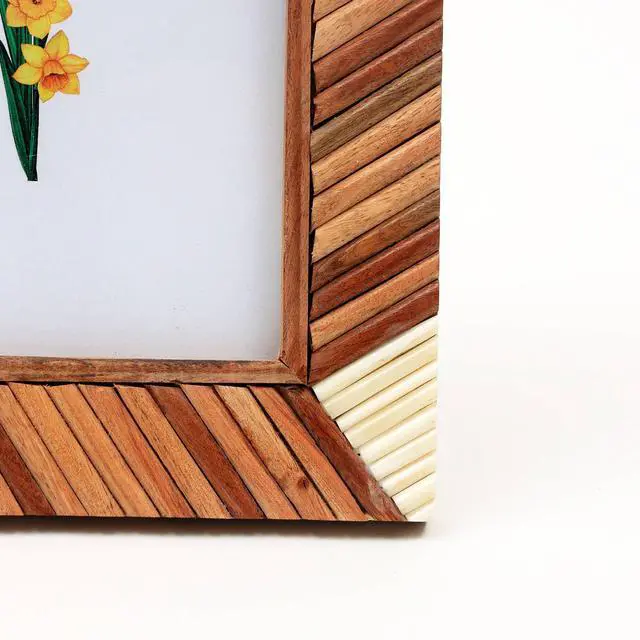 Alt view image 5 of 5 - Expobazaar Decorative Salai Pattern Wooden Photo Frame/Tabletop Picture Frame