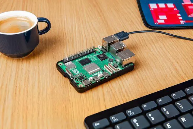 Alt view image 2 of 4 - Raspberry Pi Bumper case