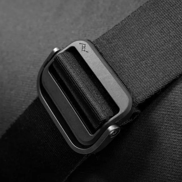 Alt view image 5 of 5 - Peak Design Everyday Messenger V3 13L Black, Travel or Photo Carry with Laptop Sleeve (BEDM-13-BK-3)