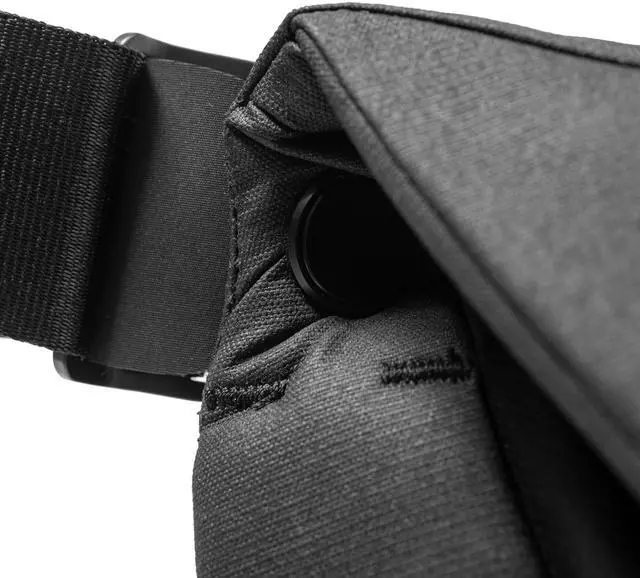 Alt view image 4 of 5 - Peak Design Everyday Messenger V3 13L Black, Travel or Photo Carry with Laptop Sleeve (BEDM-13-BK-3)