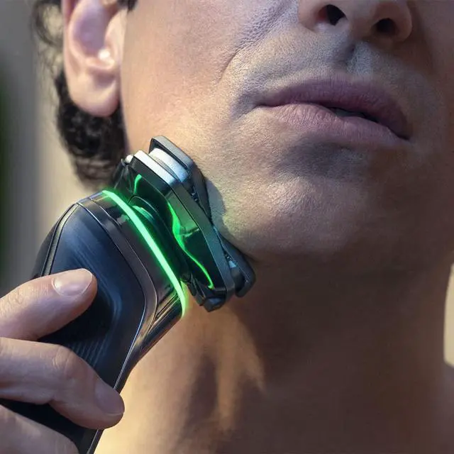 Alt view image 3 of 6 - Replacement Shaver Head for Series 9000 & Prestige S9000 Precision Blades