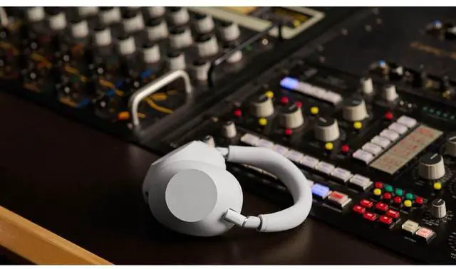 Alt view image 9 of 20 - Sony WH1000XM6S Best Wireless Noise Canceling Headphones - Platinum Silver