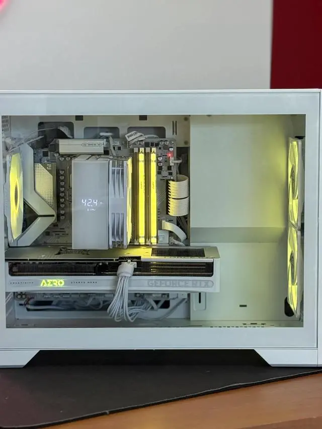Alt view image 2 of 6 - Frame Chaser Hall of Tech gaming PC, CPU: Ryzen 5 9600X 32GB DDR5 6000MT CL30, 1TB Gen 4 M.2, Air Cooler, RTX 5070Ti