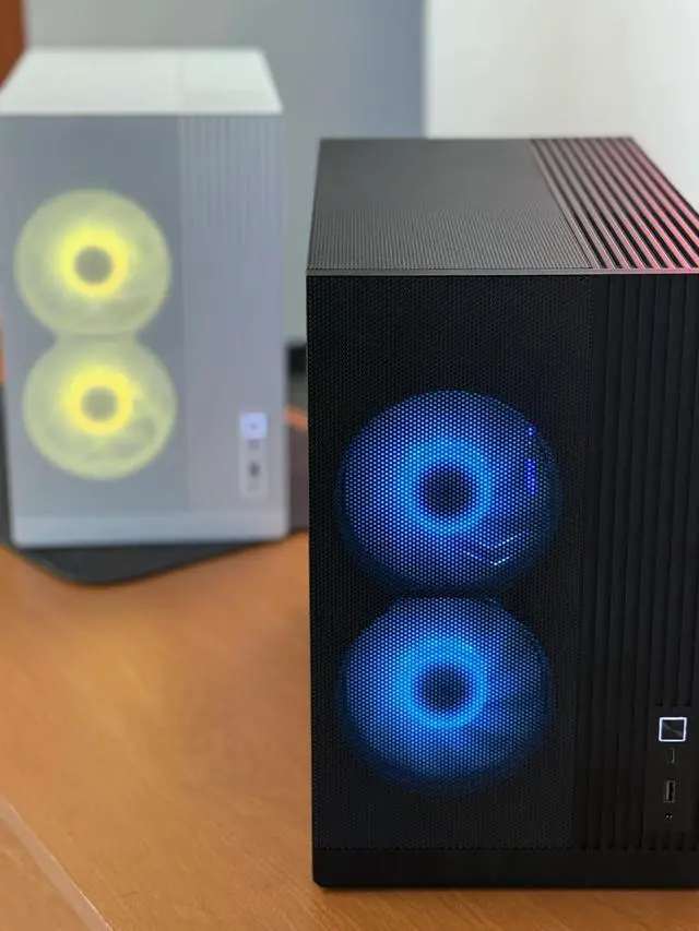 Alt view image 5 of 6 - Frame Chaser Hall of Tech gaming PC, CPU: Ryzen 5 9600X 32GB DDR5 6000MT CL30, 1TB Gen 4 M.2, Air Cooler, RTX 5070Ti