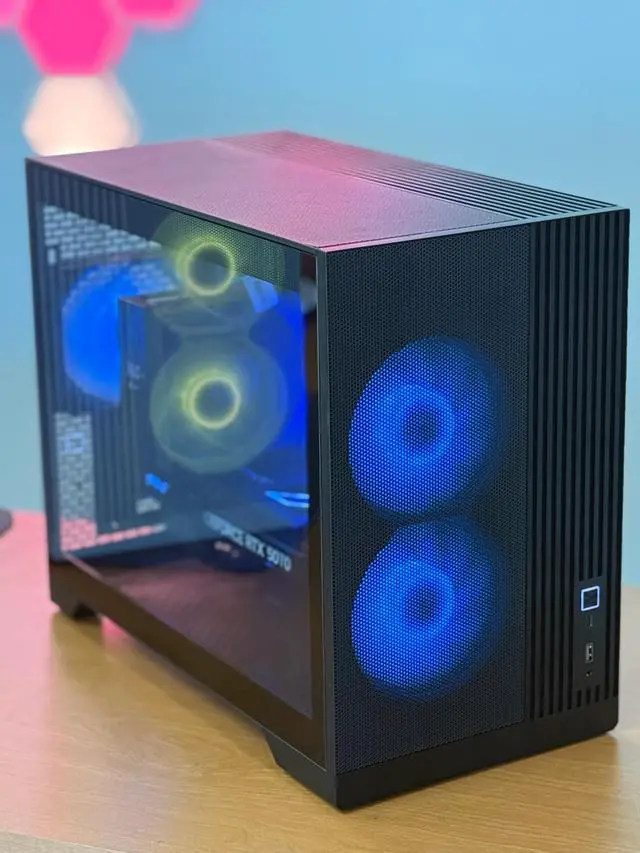Alt view image 4 of 6 - Frame Chaser Hall of Tech gaming PC, CPU: Ryzen 5 9600X 32GB DDR5 6000MT CL30, 1TB Gen 4 M.2, Air Cooler, RTX 5070Ti