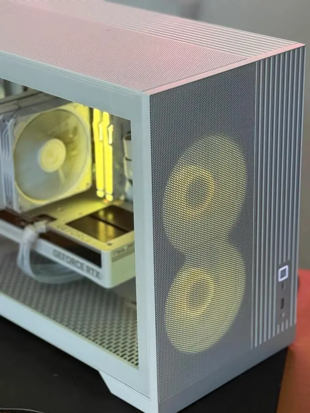 Alt view image 3 of 6 - Frame Chaser Hall of Tech gaming PC, CPU: Ryzen 5 9600X 32GB DDR5 6000MT CL30, 1TB Gen 4 M.2, Air Cooler, RTX 5070Ti