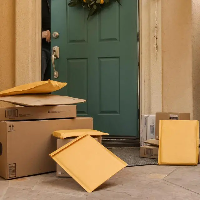 Alt view image 6 of 7 - UOFFICE 50 Kraft Bubble Mailers 10.5x16" - #5 Self-Seal Padded Envelopes