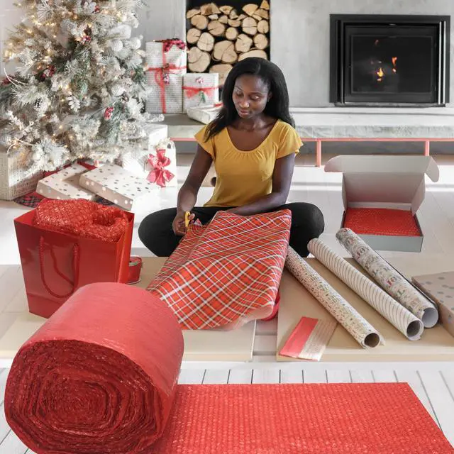 Alt view image 6 of 7 - UBMOVE Small Red Bubble Cushioning Roll Size 3/16" Bubbles 12" x 175'