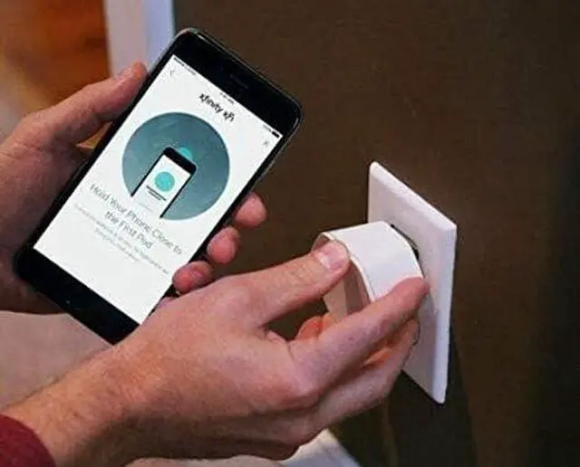 Alt view image 5 of 6 - Wi Fi xFi Pod, tri band