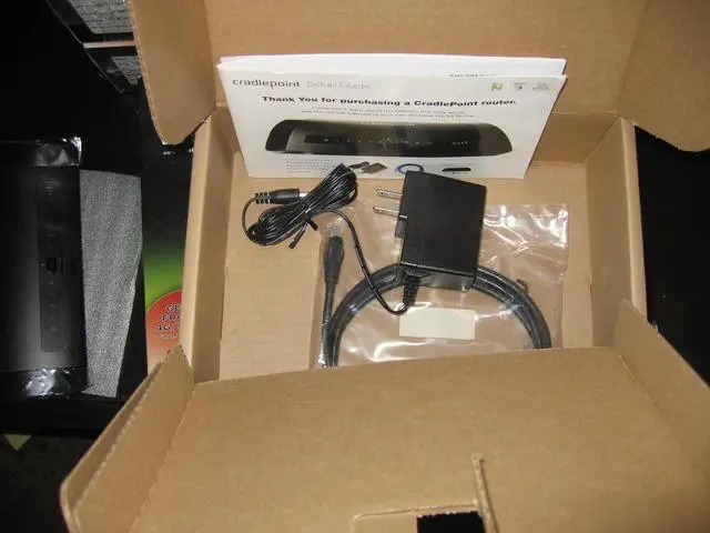 Alt view image 3 of 7 - Cradlepoint Wireless Router MBR95