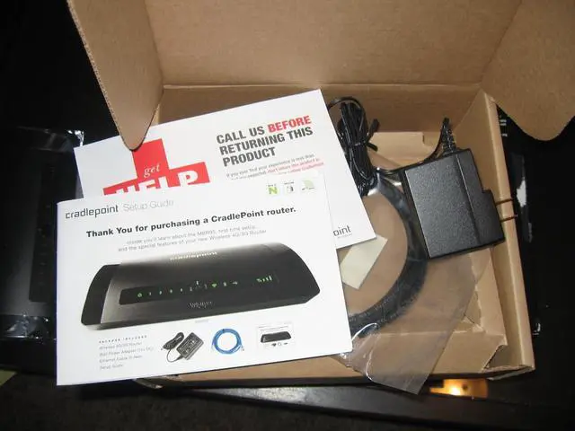 Alt view image 4 of 7 - Cradlepoint Wireless Router MBR95