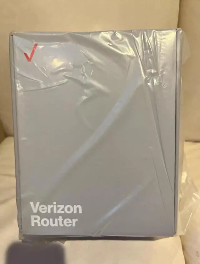 Alt view image 3 of 4 - FIOS CR1000 Wireless Gateway