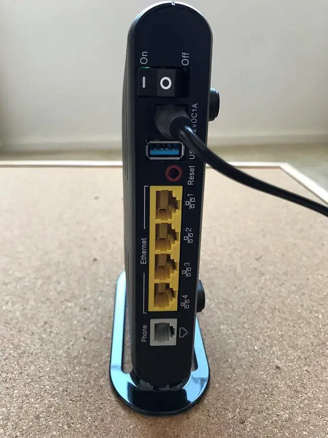 Alt view image 3 of 4 - Actiontec Verizon High Speed Internet DSL Wireless N Modem and Router (GT784WNV)