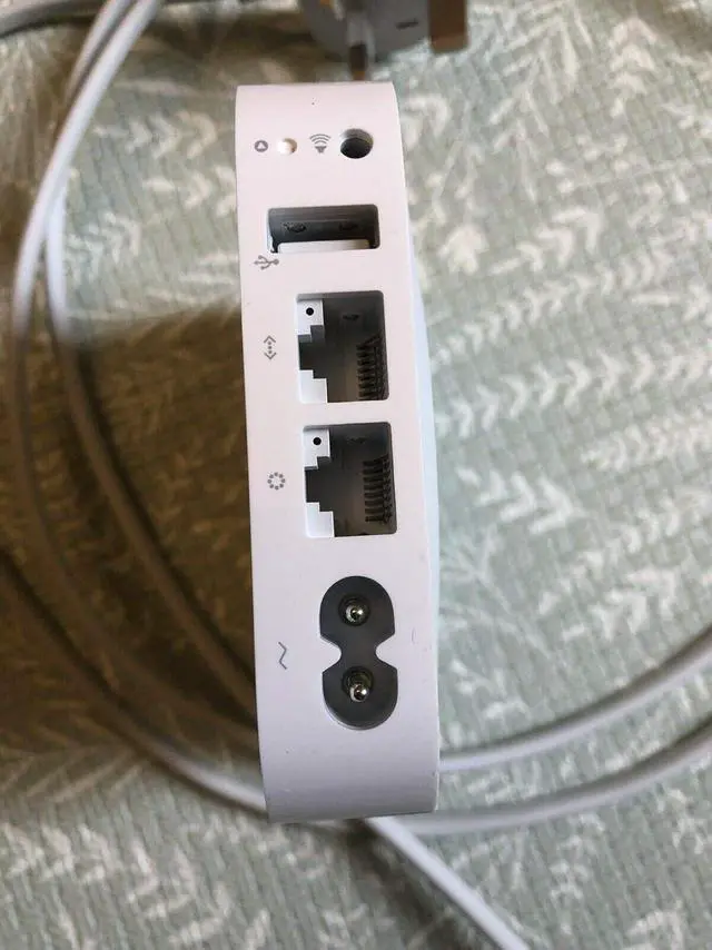 Alt view image 2 of 3 - Airport Express A1392 MC414LL/A 802.11n 600 Mbps 1-Port 10/100 Wireless Wi-Fi Router AirPlay WiFi for Apple - (Cable Length: US)