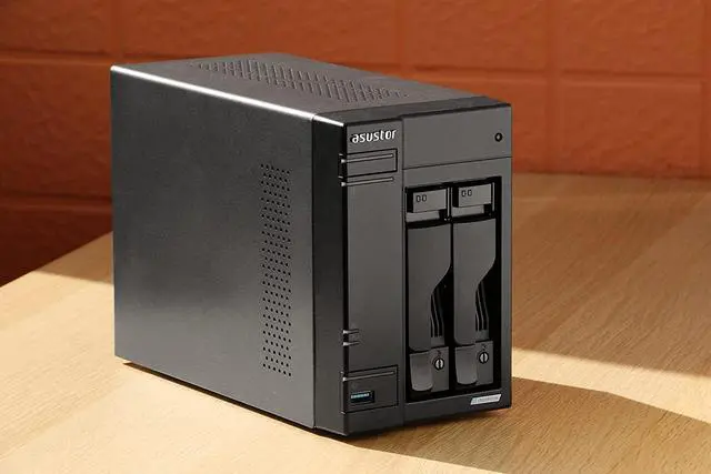 Alt view image 2 of 7 - Asustor Lockerstor 2 Gen2 AS6702T - 2 Bay NAS, Quad-Core 2.0 GHz CPU, 4x M.2 NVMe slots (PCIe 3.0), Dual 2.5GbE, 4GB DDR4 RAM, Network Attached Storage (Diskless)