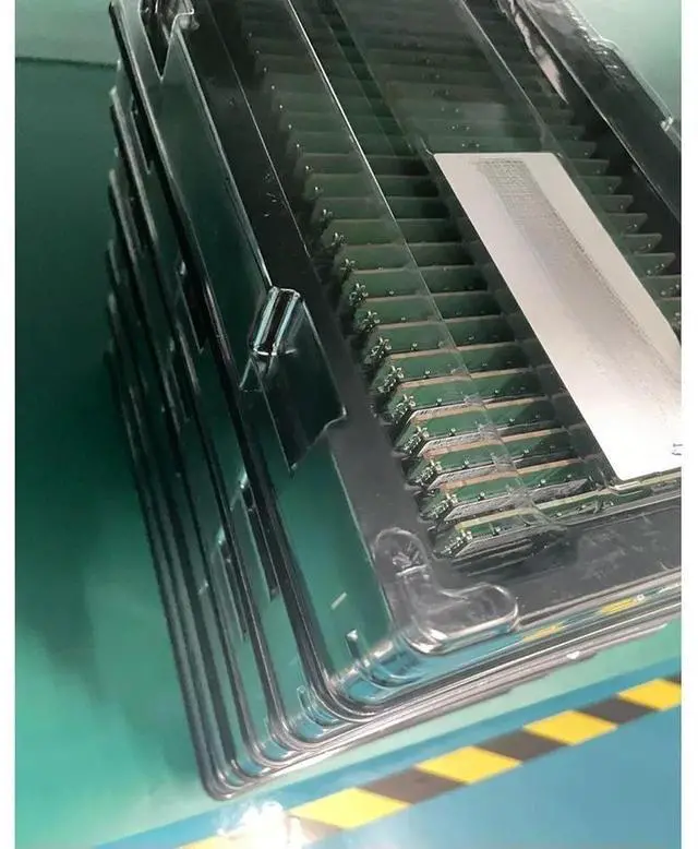 Main image of FOR 1Pcs MT36KSF2G72PZ-1G6E1FF 16G 16GB For 2RX4 1600 DDR3L PC3L-12800R Server Memory