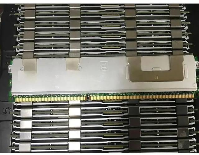 Main image of FOR 1PC 32GB 32G 4RX4 PC3L-12800R DDR3 1600 ECC REG RDIMM FOR 1PC Server Memory