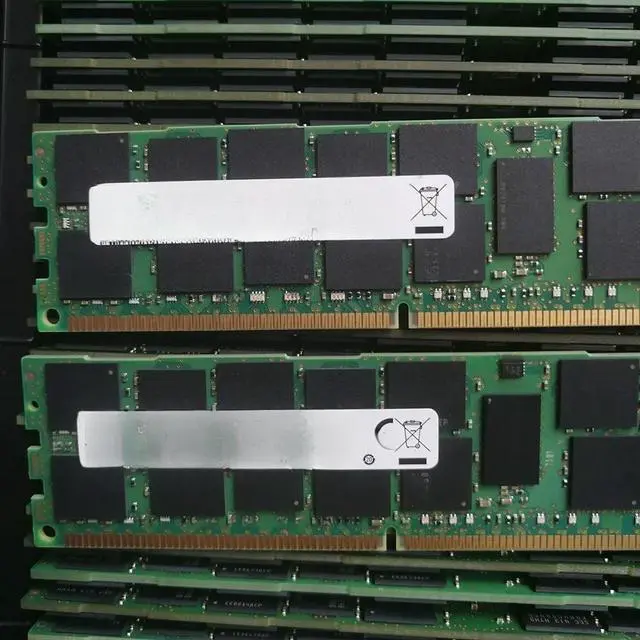 Main image of FOR 1Pcs For M393B2G70QH0-YH9Q8 16GB 16G 2RX4 DDR3L 1333 PC3L-10600R ECC REG Server Memory