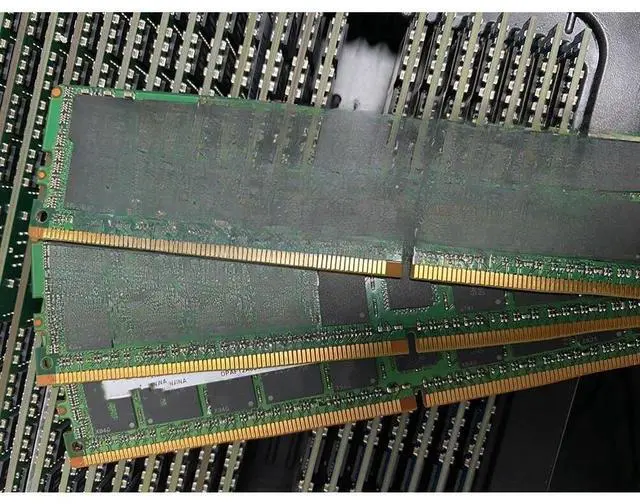 Main image of FOR 1Pcs MTA36ASF2G72PZ-2G1A2IG For 16G 16GB 2RX4 RECC DDR4 2133 Memory