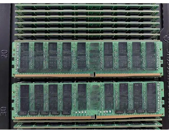 Main image of FOR 1PC M386A4G40DM0-CPB2Q FOR 1PC 32GB 4DRX4 PC4-2133P DDR4 2133 Server Memory