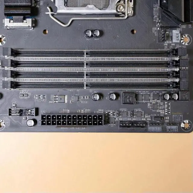 Main image of FOR Z390 PRO WIFI LGA 1151 DDR4 64GB PCI-E 3.0 ATX Desktop Motherboard PC