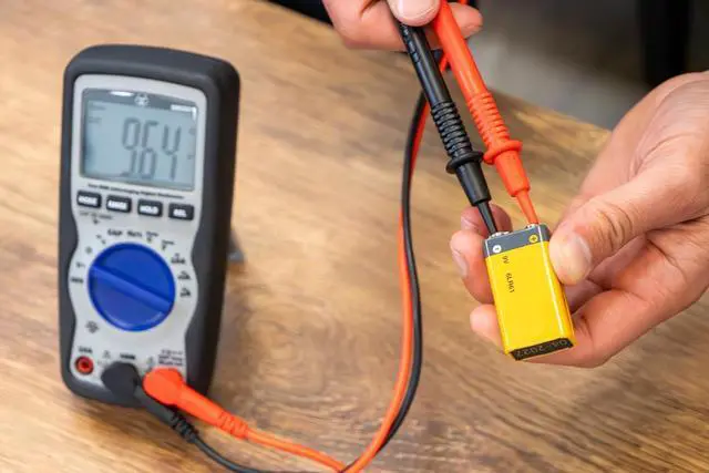 Alt view image 5 of 6 - 600V True RMS Auto-Ranging Multimeter with Large Screen and Relative Mode; Measures Voltage Current Resistance Capacitance Frequency Temperature; Incl. Case and 2-Year Warranty.