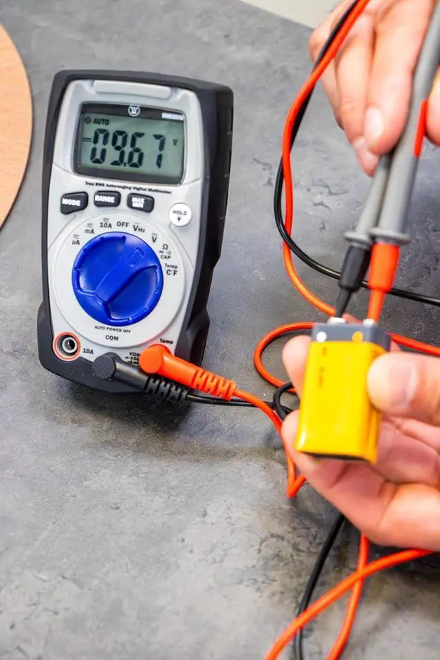 Alt view image 7 of 7 - 600V True RMS Auto-Ranging Multimeter with Backlight and MAX/MIN; Measures Voltage Current Resistance Capacitance Frequency Temperature; 2-Year Warranty; Professional & DIY Use