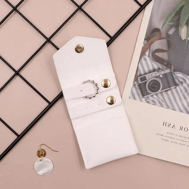 Main image of Portable Multifunctional Jewelry Case - Fashion Travel Organizer (Protective)