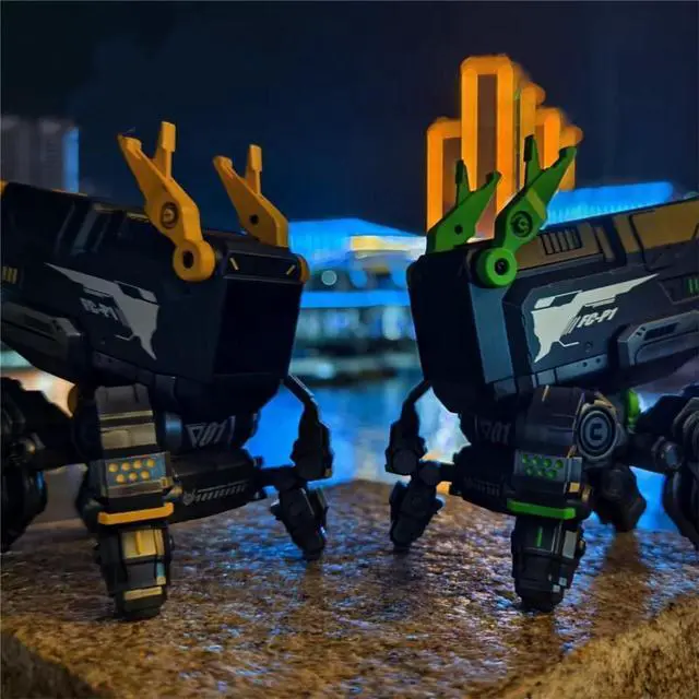 Alt view image 6 of 7 - DUCI Beast Mecha Style Portable charger, 22.5w fast charging Power Bank (PowerCore 10K), 10,000mAh, With screen displaysupport USB-C high-speed charging, suitable for Apple, Android, etc.Orange