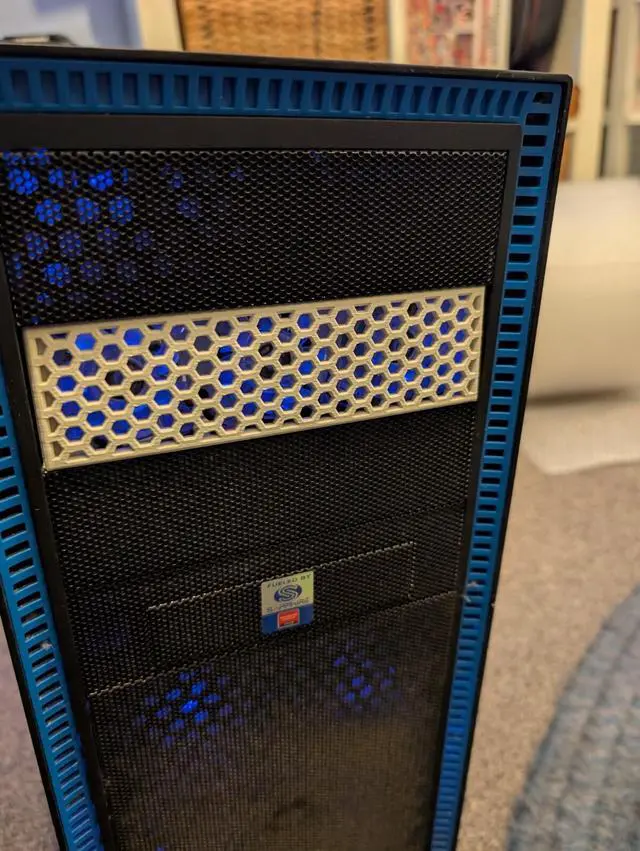 Alt view image 5 of 5 - 5.25 inch Beige - Fan Assembly fits optical drive bay vented hexagon sm.