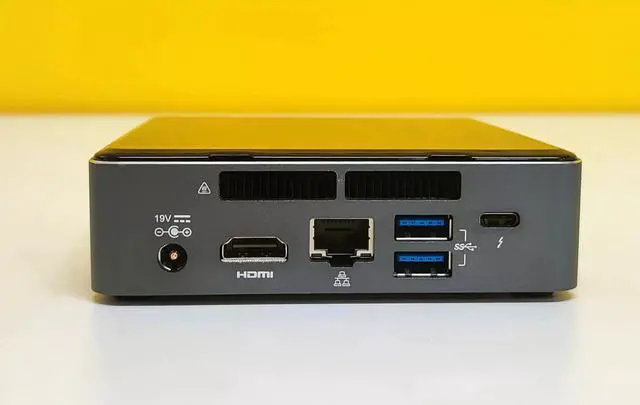 ⭕️ミニPC NUC7i5BNK/i5-7260U/SSD500G/TV見れます Intel NUC NUC7i5BNK i5-7260U @2.20 GHz 8 GB RAM 256GB SSD