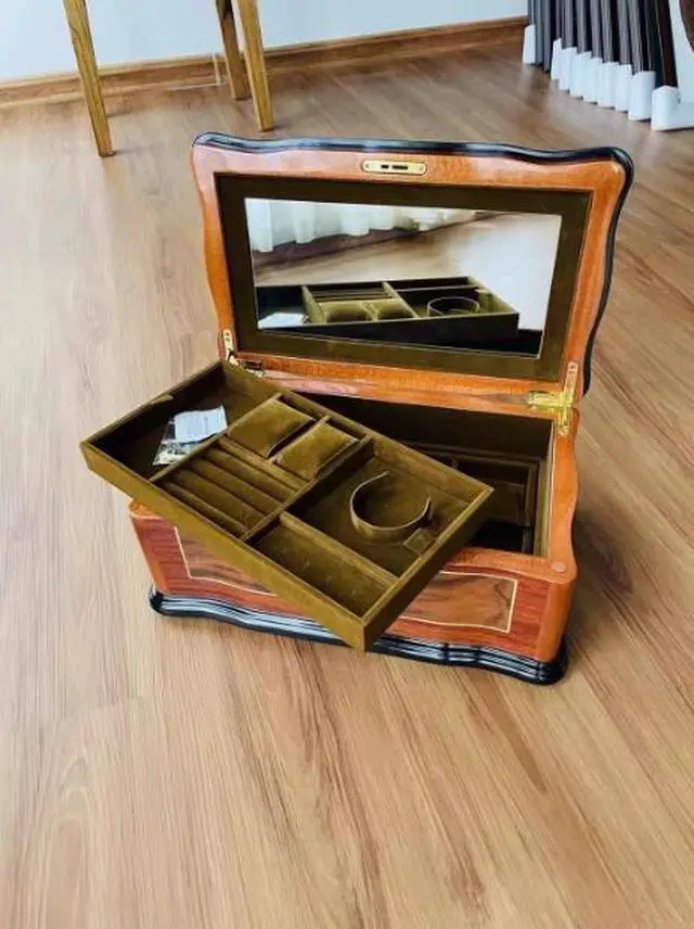 Alt view image 4 of 5 - LCDH Export Tail Order - Lucury Limited Edition - European-style Tree Palm Pattemed Laminate - Large WoodenyBox- Jewelry Chest