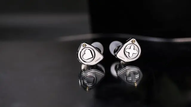 Alt view image 4 of 5 - Linsoul SIMGOT EW300 1DD+1Planar+1PZT Hybrid Driver in Ear Monitor, Wired Earbuds IEM, Gaming Earbuds with Detachable Nozzles & Kiwi Ears Allegro Mini Portable IEM DAC, in Ear Monitor Amplifier