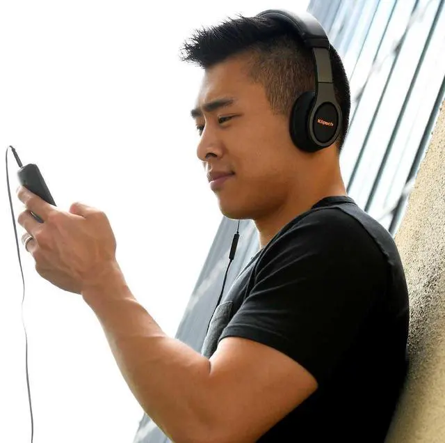 Alt view image 3 of 4 - Klipsch Reference Over-Ear Headphones (Black)