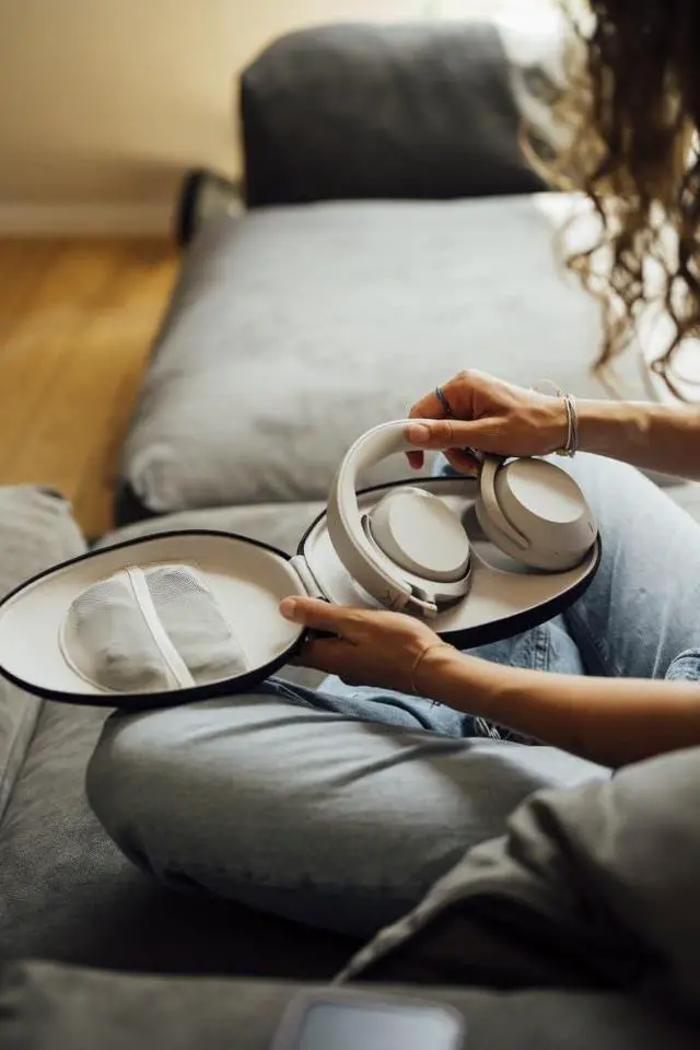 Alt view image 5 of 5 - beyerdynamic AVENTHO 300 Wireless Over-Ear Headphones with ANC, Dolby Atmos and Head Tracking (Nordic Grey)