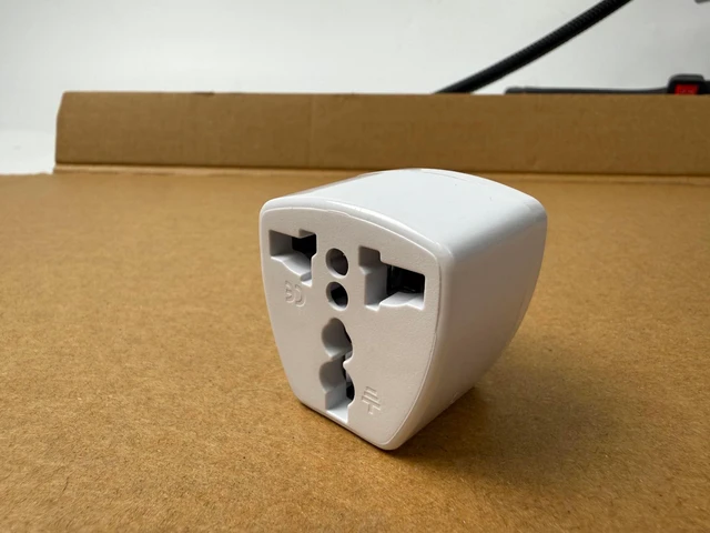 Main image of 220V to 110V Voltage Converter Transformer, 200W Step Down Power Adapter with US Plug, Travel Adapter for Chinese 220V Appliances to Use in USA 110V Outlets, Compact Wall Plug for Laptops & Phones