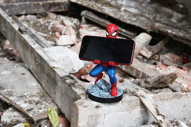 Alt view image 5 of 7 - Cable Guys - Spider-Man Classic Accessory Holder for Gaming Controllers and Smartphones (Electronic Games////)