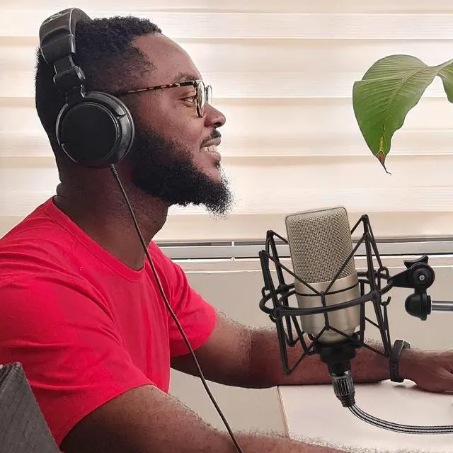 Alt view image 5 of 6 - Geekria for Creators Microphone Shock Mount Compatible with MXL 770, 990, R77, TEMPO, V67G, 2006, R144 Mic Anti-Vibration Suspension Adapter Clamp Mic Holder Clip (Black/Metal)