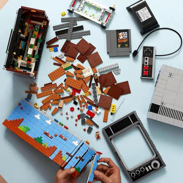 Alt view image 6 of 7 - LEGO Super Mario Nintendo Entertainment System 71374
