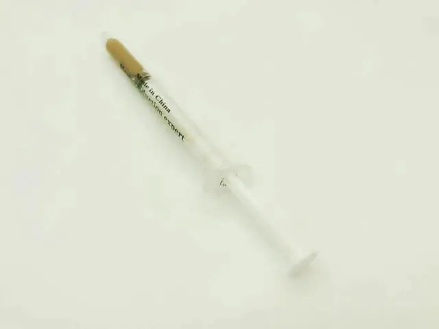 Alt view image 5 of 6 - 1PCS 3g Gold Cooler Thermal Grease Syringe CPU Chip Heatsink Paste Conductive Compound ABS Cooling Radiator Cooler