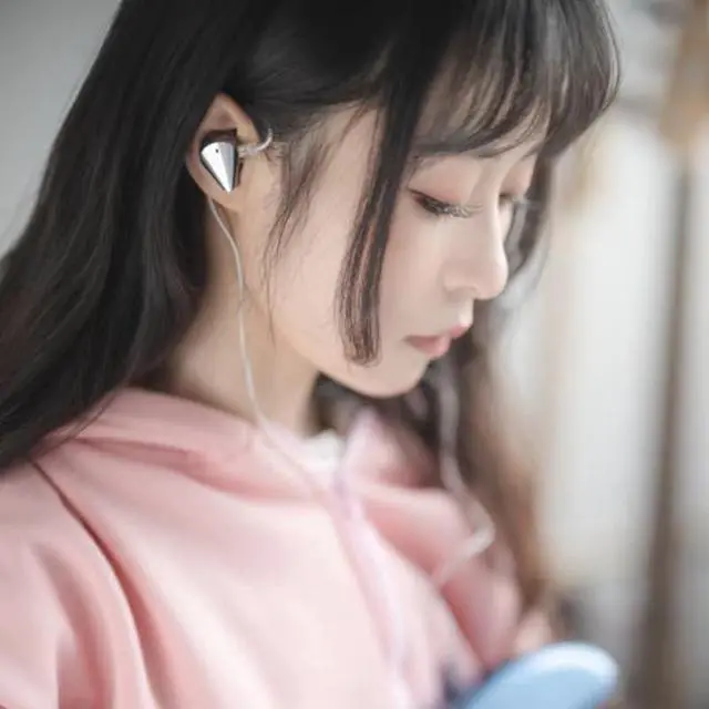 Alt view image 7 of 7 - Moondrop Blessing3 in Ear Earphones 2DD+4BA Hybrid Triple Range Frequency Division in Ear Monitors 0.78 2pin IEM Earbuds