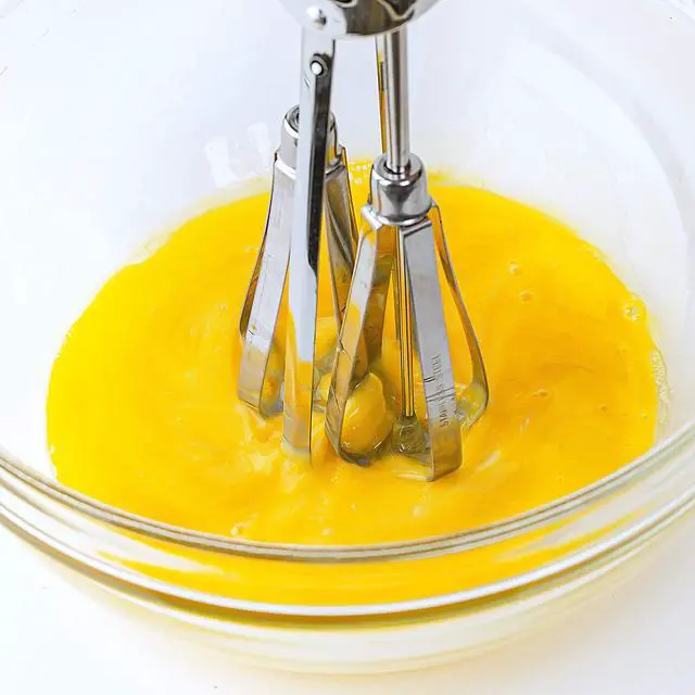 Alt view image 3 of 5 - by Progressive Egg Beater